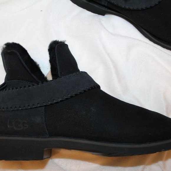 NEW UGG WOMEN'S MCKAY‎ ANKLE SUEDE SHEARLING LINED BOOTS BOOTIES BLACK - Picture 8 of 9